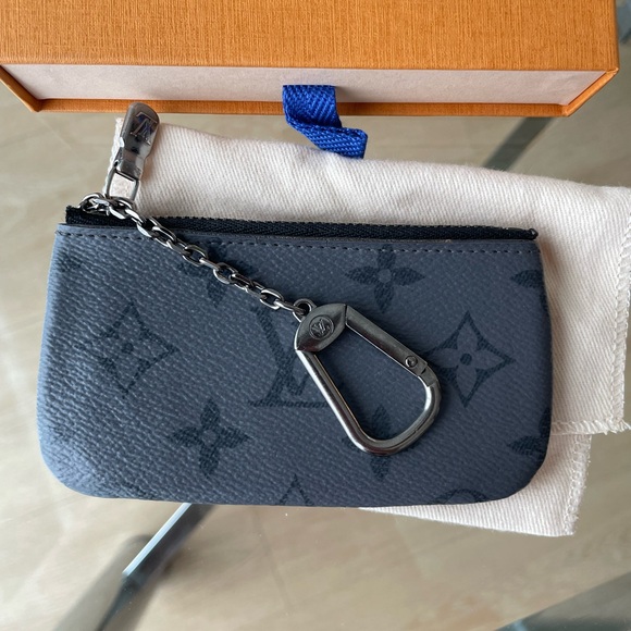 Louis Vuitton Monogram Reverse Key Pouch - Picture 6 of 8